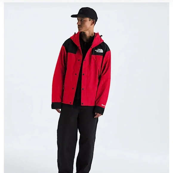 The North Face Men's Bold Red and Black Performance Jacket - Picture 5 of 16